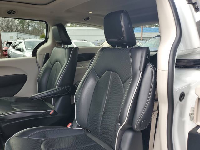Used 2023 Chrysler Pacifica Limited image 15