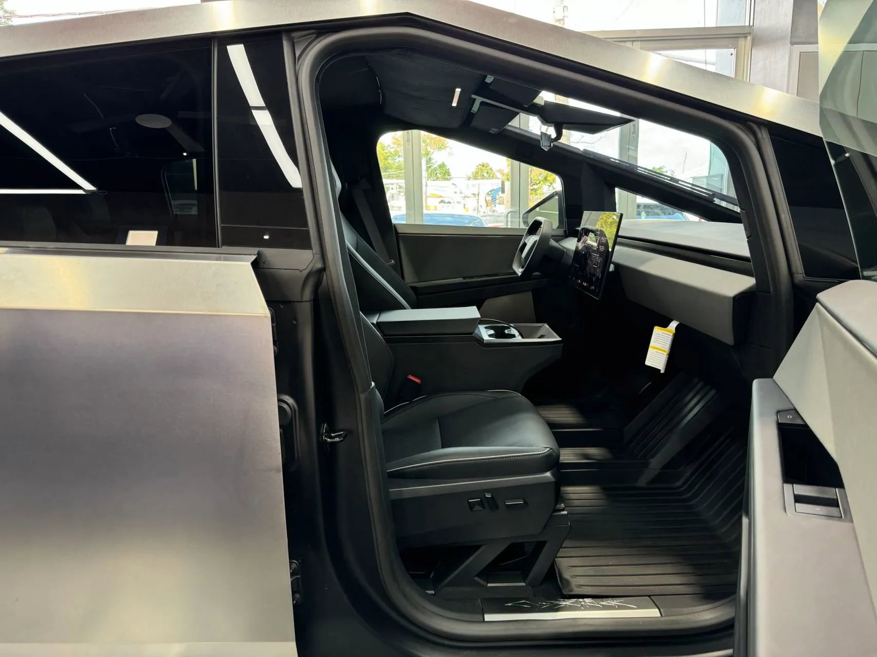 Used 2024 Tesla Cybertruck AWD Crew Cab image 6