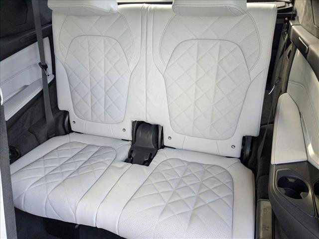 Used 2025 BMW X7 xDrive40i w/ M Sport Package image 16
