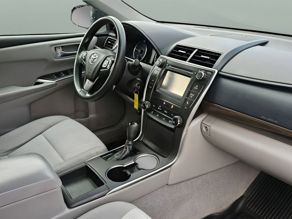 Used 2016 Toyota Camry LE FWD image 9