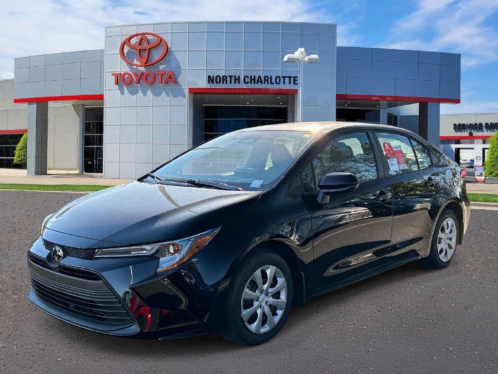 New 2027 Toyota Corolla LE FWD image 4