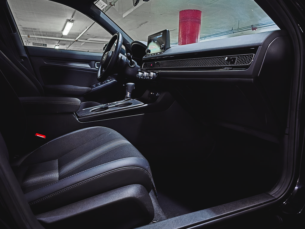 Used 2025 Honda Civic Sport image 33