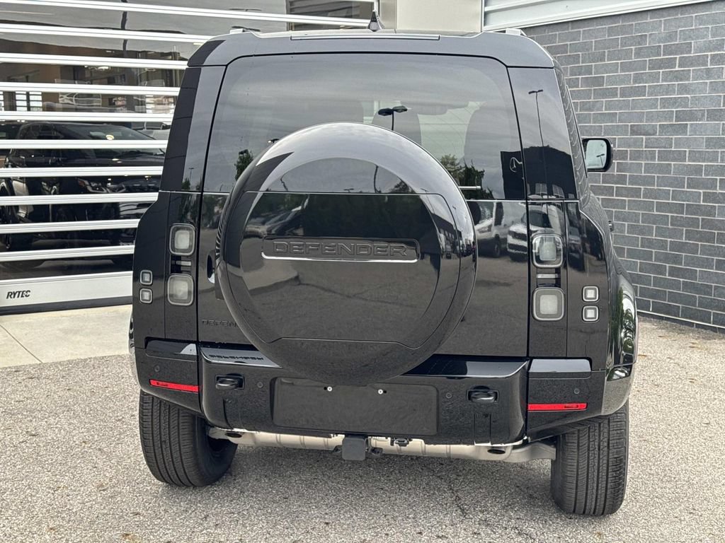 New 2026 Land Rover Defender 110 X-Dynamic SE AWD/4WD image 5