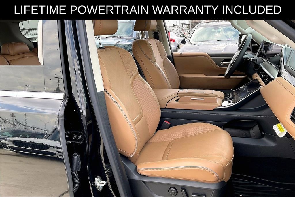 Certified 2025 INFINITI QX80 Luxe image 10