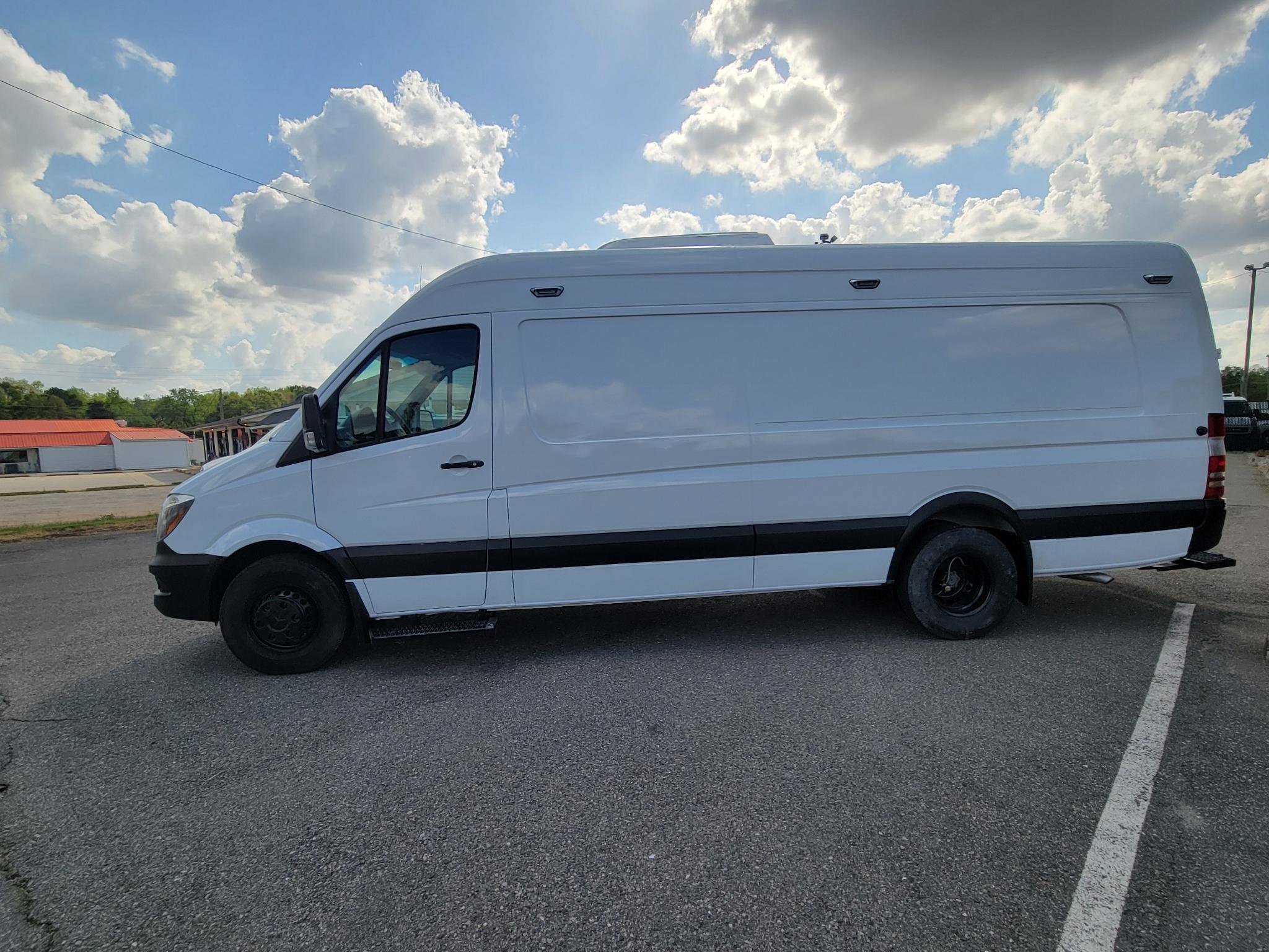Used 2015 Mercedes-Benz Sprinter 3500 w/ Cargo Protection Package image 42