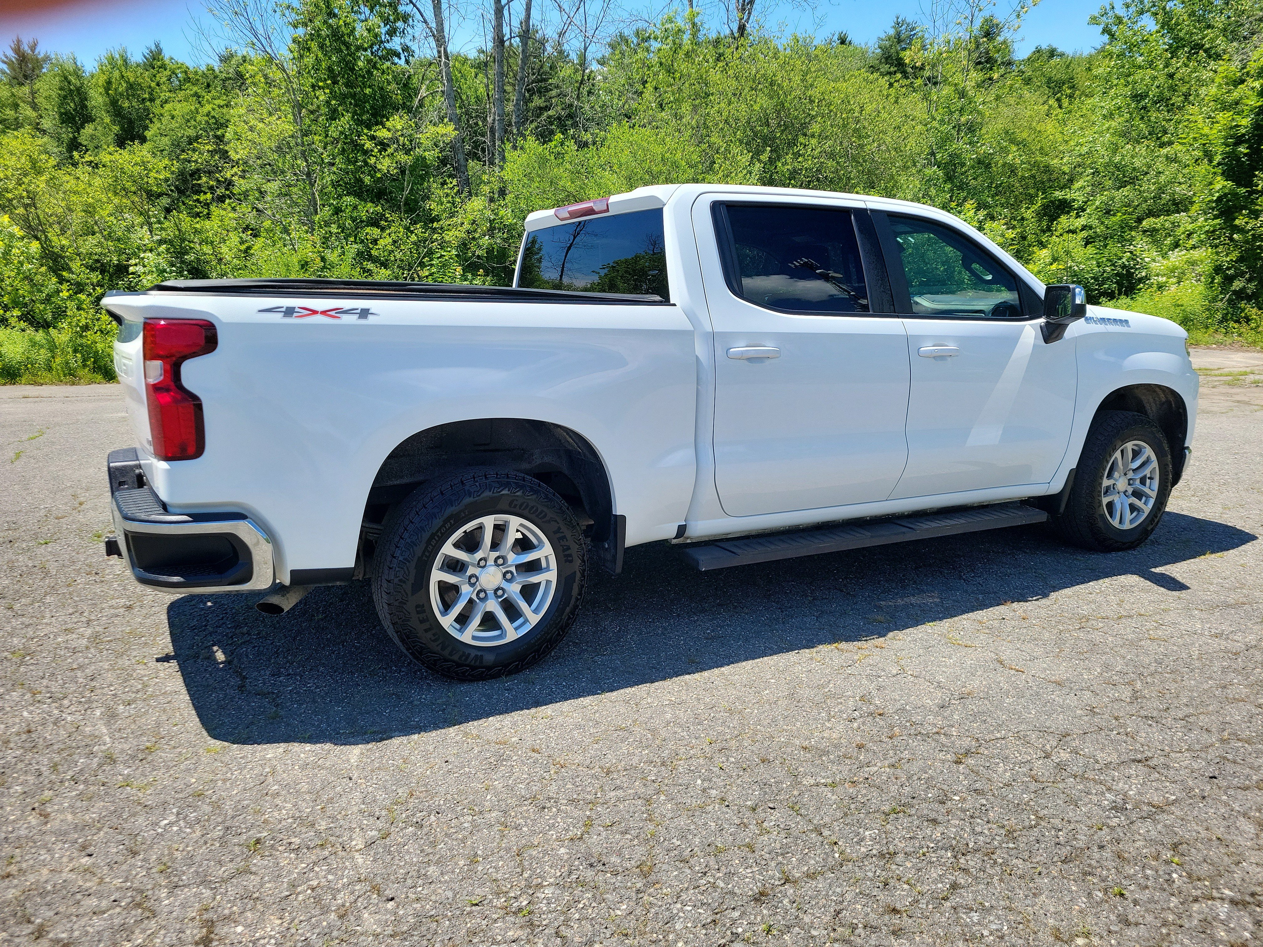 Used 2021 Chevrolet Silverado 1500 LT AWD/4WD image 5