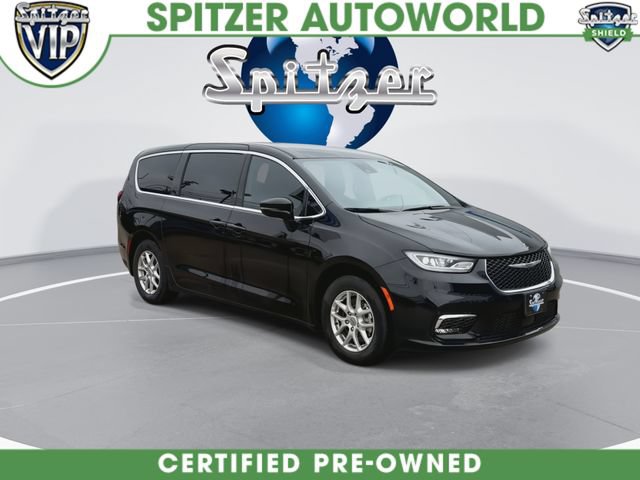 Used 2025 Chrysler Pacifica Select FWD image 3