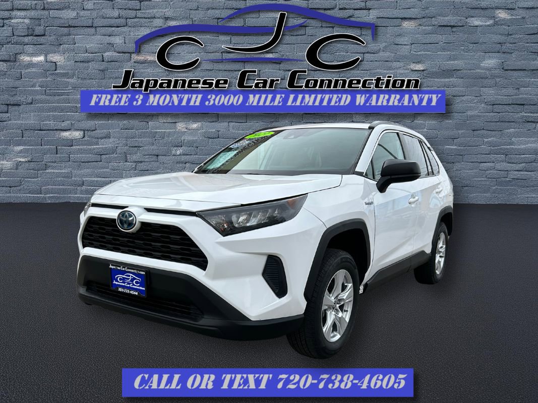 Used 2021 Toyota RAV4 LE image 3