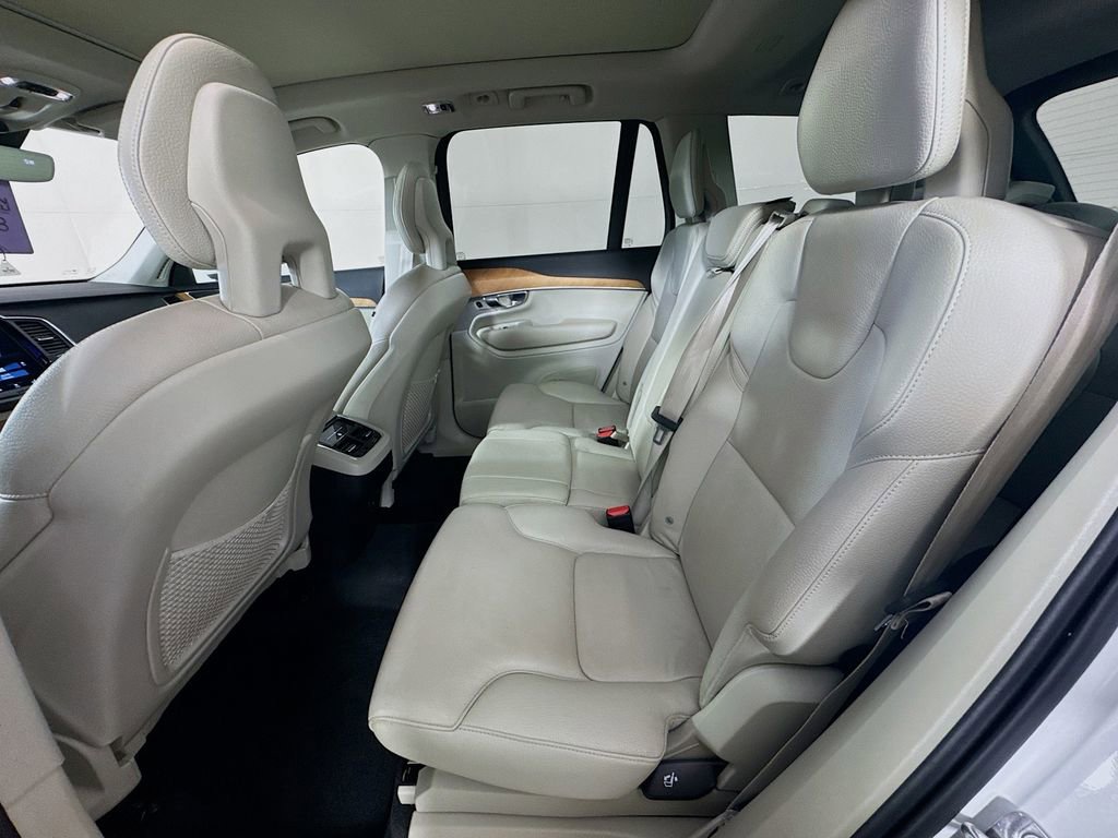 Used 2021 Volvo XC90 T6 Momentum image 29
