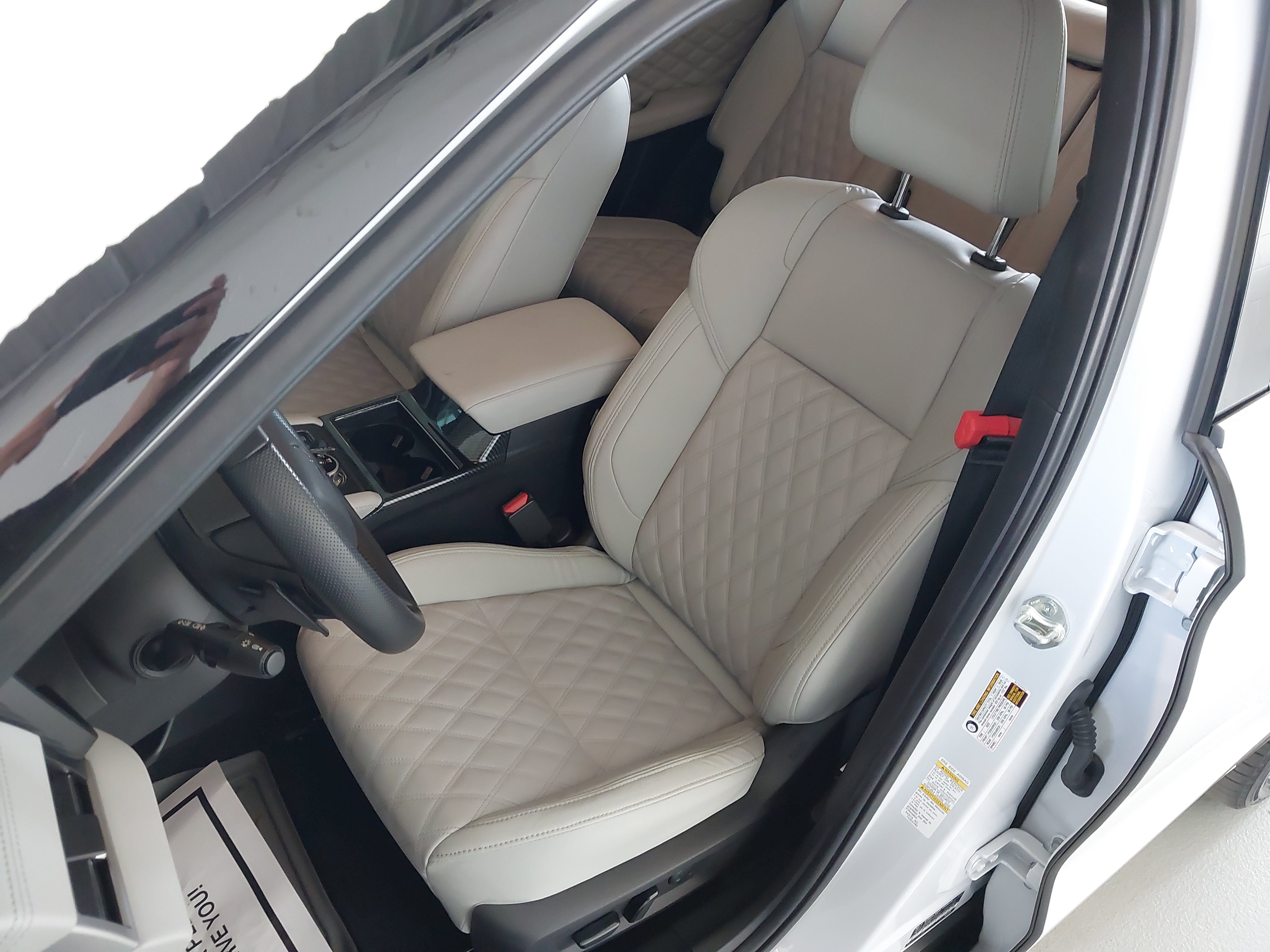 Used 2024 Mitsubishi Outlander 4WD Plug-In Hybrid image 22