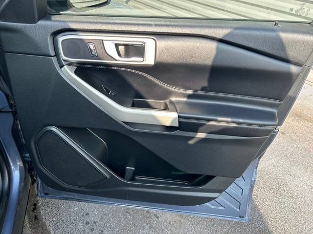 Used 2021 Ford Explorer XLT w/ Equipment Group 202A AWD/4WD image 52
