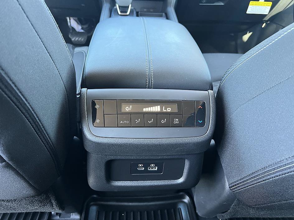 Certified 2025 Nissan Pathfinder SV FWD image 29