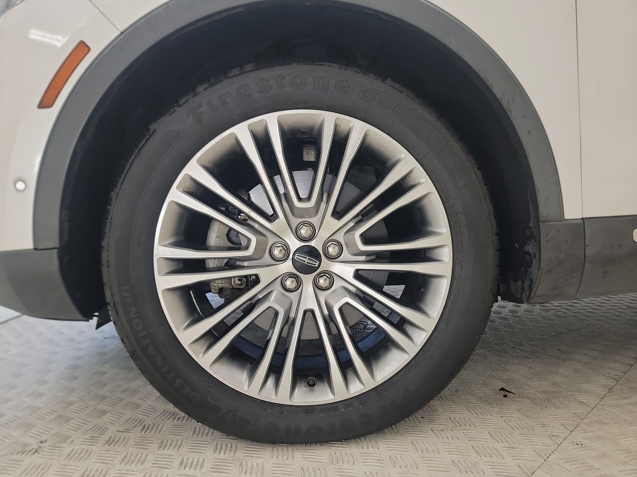 Used 2016 Lincoln MKX Reserve w/ Equipment Group 102A AWD/4WD image 9