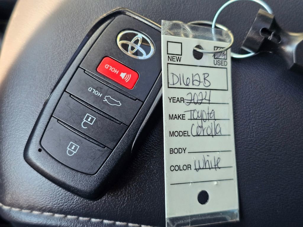 Used 2024 Toyota Corolla XLE image 33