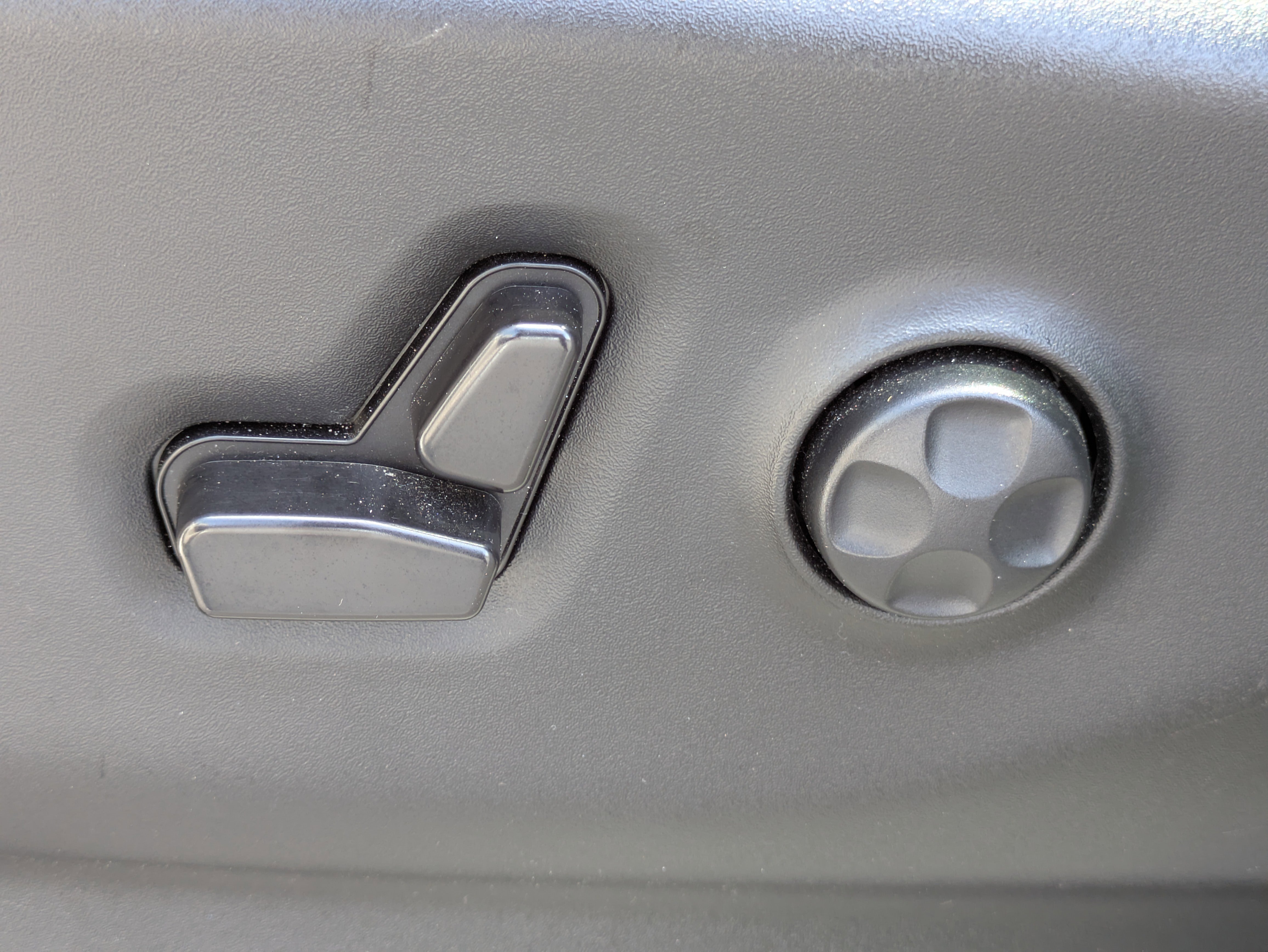 Used 2023 Chrysler Pacifica Limited image 13