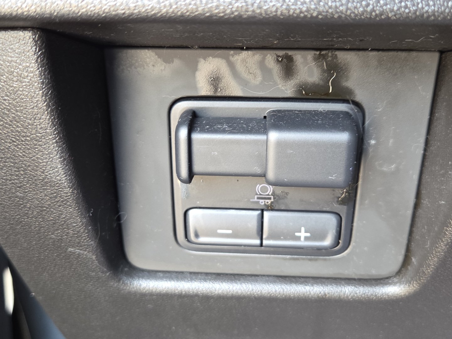 Used 2024 Chevrolet Colorado Trail Boss w/ Advanced Trailering Package AWD/4WD image 8