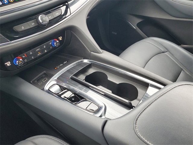 Used 2024 Buick Enclave Premium image 31