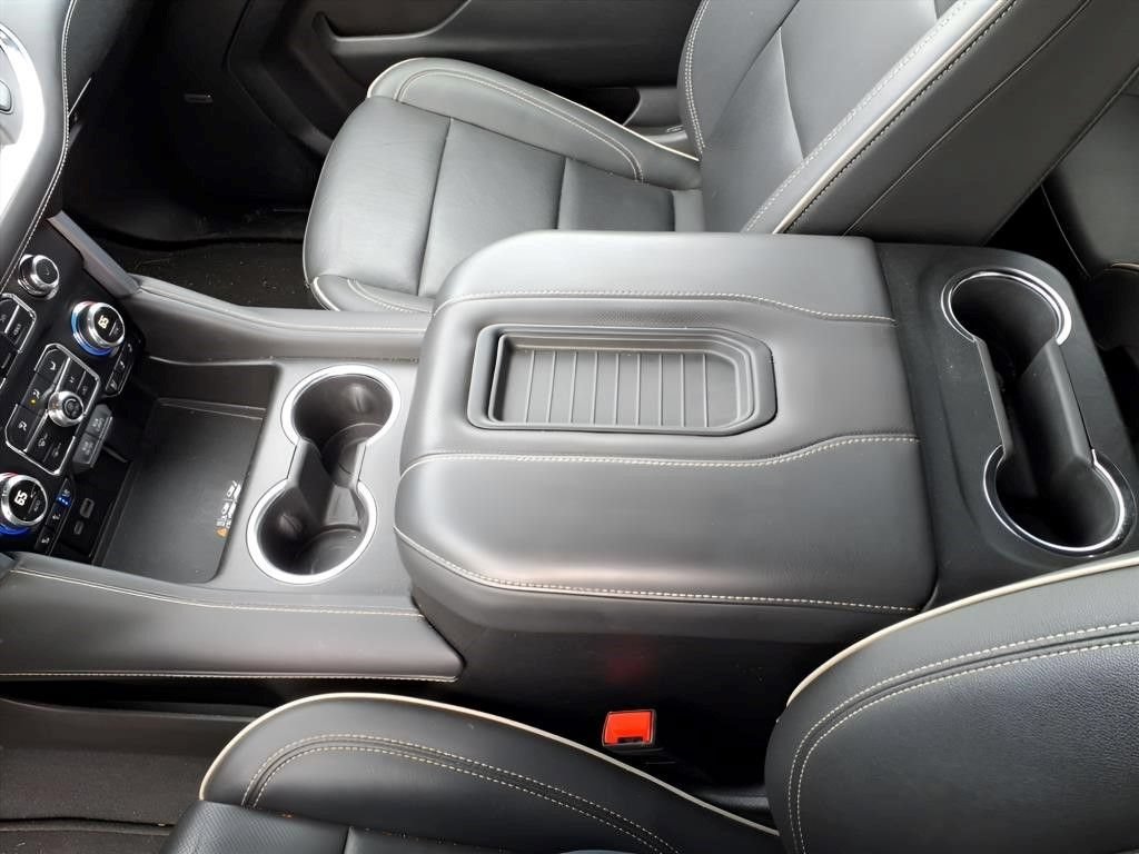 Used 2024 GMC Yukon SLT AWD/4WD image 14