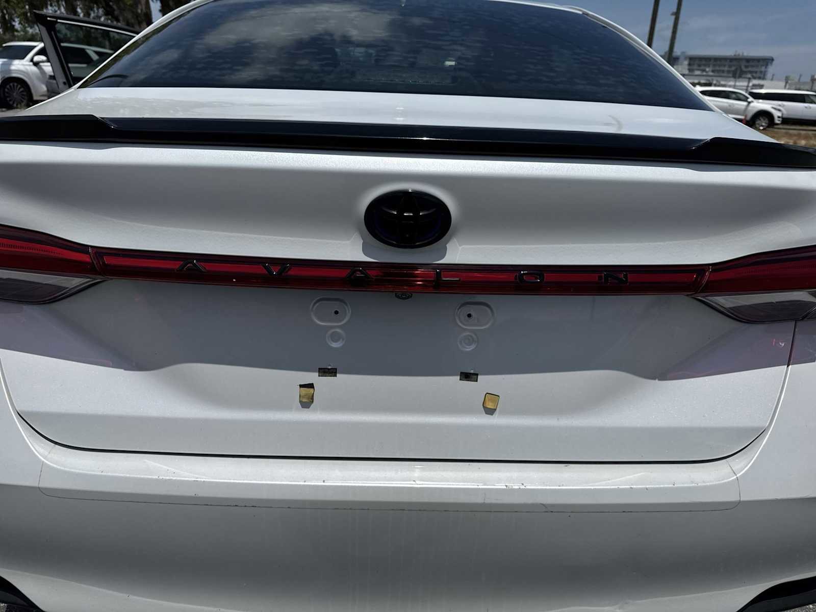 Used 2020 Toyota Avalon Limited FWD image 11