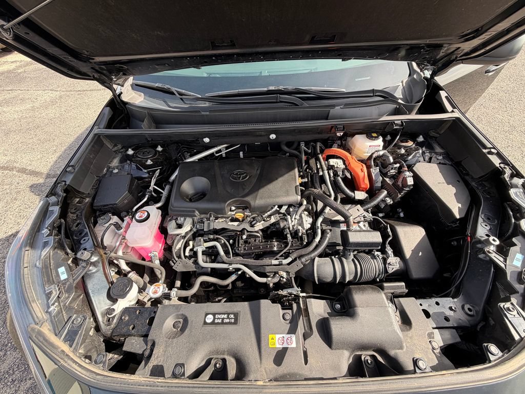 Used 2022 Toyota RAV4 LE AWD/4WD image 25