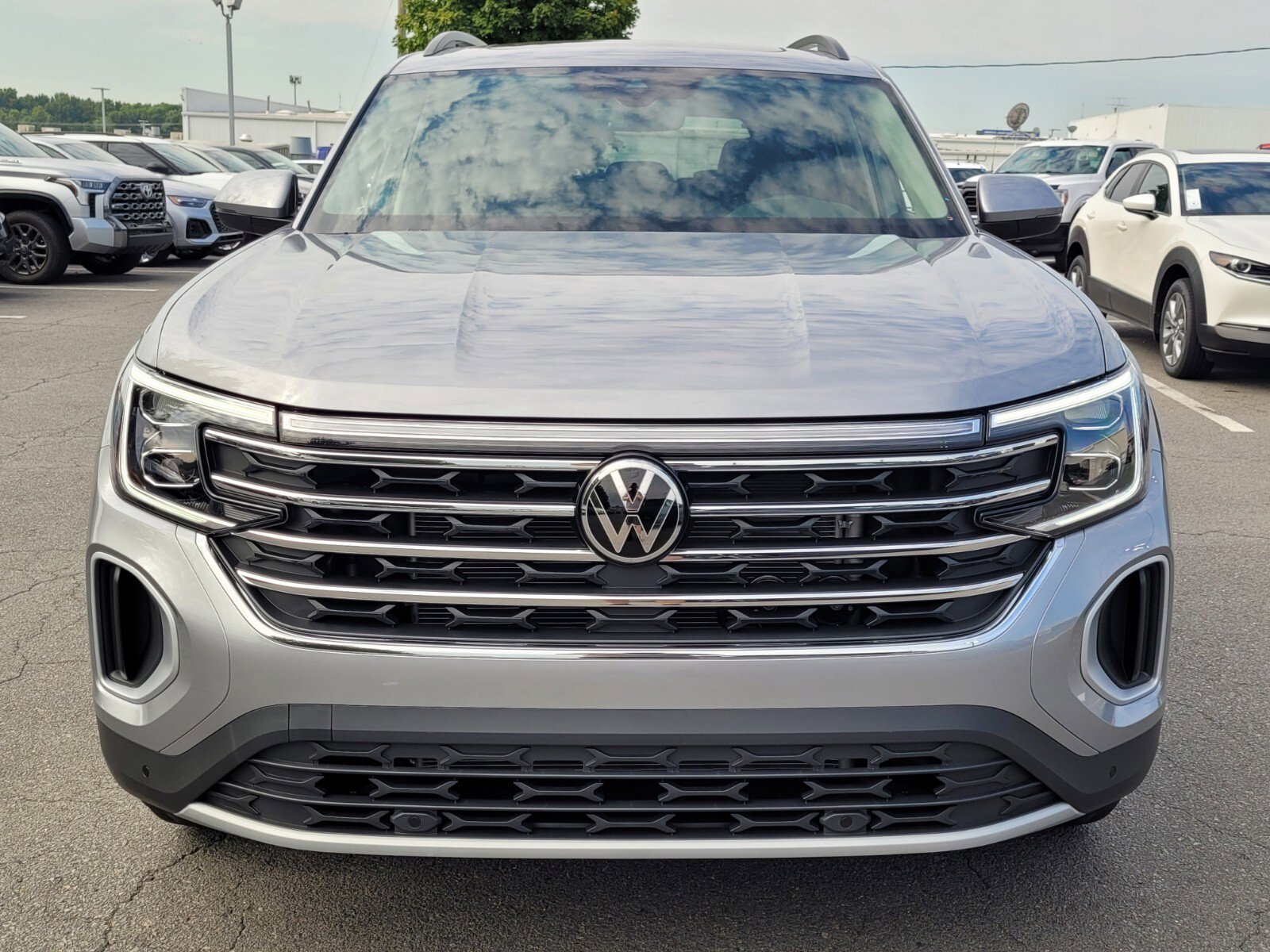 New 2026 Volkswagen Atlas SE image 11