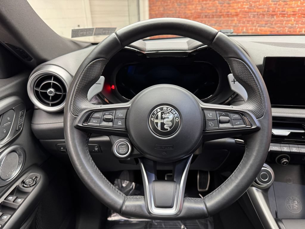 Used 2024 Alfa Romeo Tonale Veloce AWD/4WD image 14