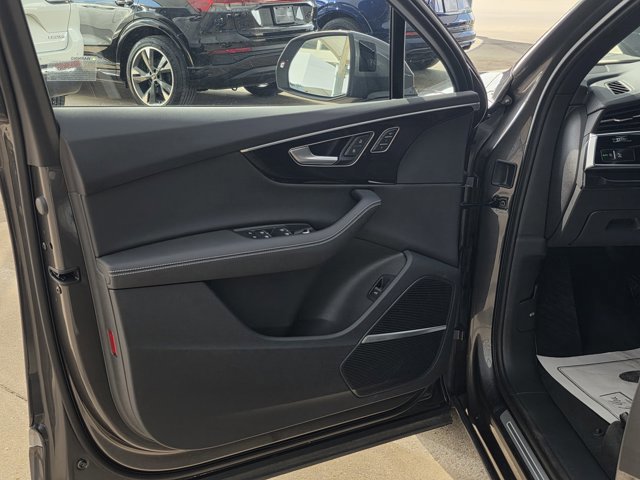 Used 2025 Audi Q7 3.0T Premium Plus w/ Premium Plus Package image 12