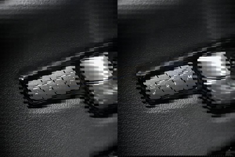 Used 2019 Land Rover Range Rover Evoque SE Premium AWD/4WD image 16