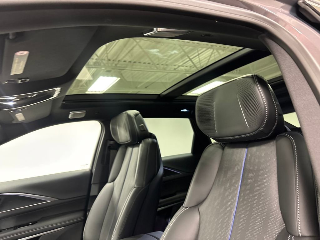 New 2026 Cadillac Lyriq Premium Luxury image 32