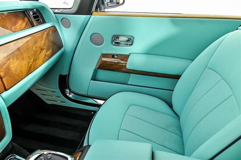 Used 2013 Rolls-Royce Phantom Drophead Coupe RWD image 36