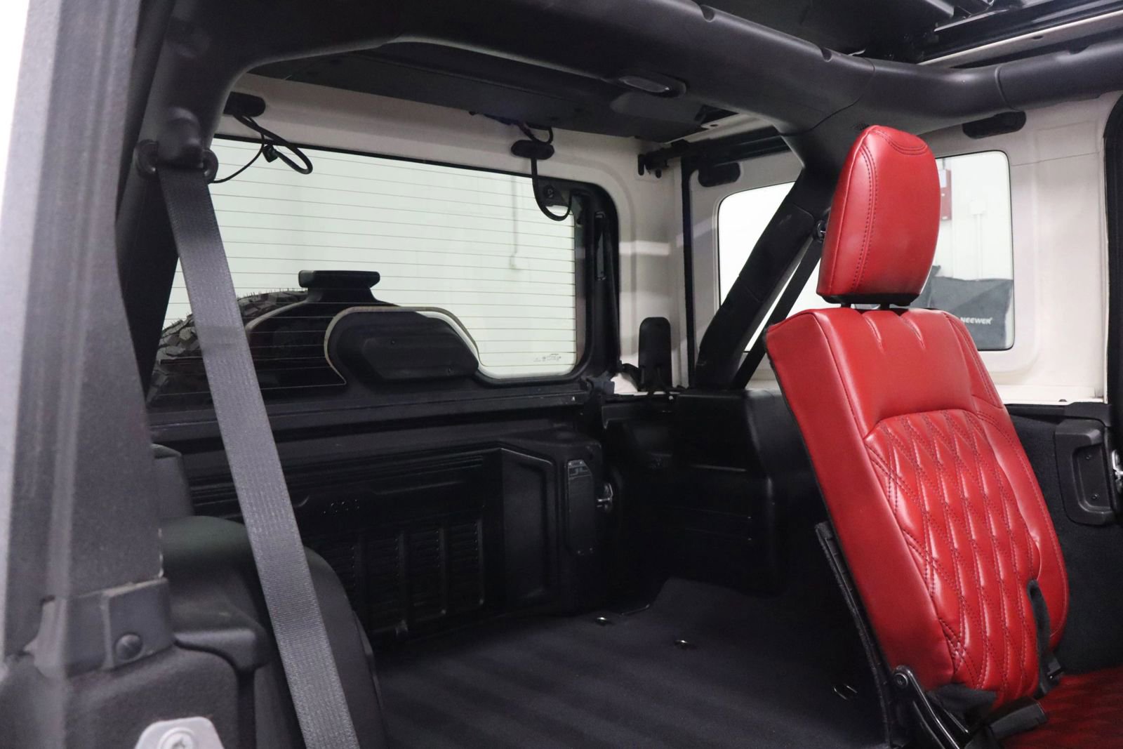 Used 2019 Jeep Wrangler Unlimited Sahara w/ Quick Order Package 24M Moab AWD/4WD image 29