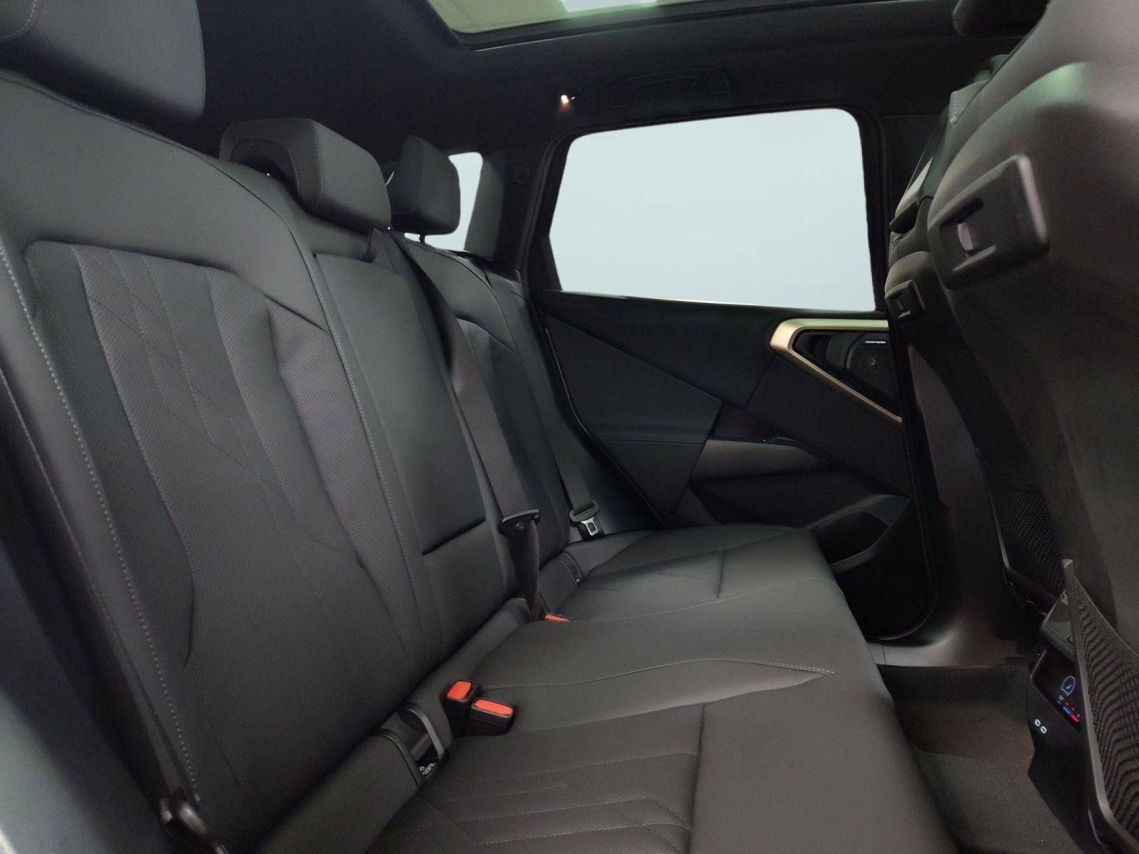 Used 2025 BMW X3 xDrive30i w/ Convenience Package image 28