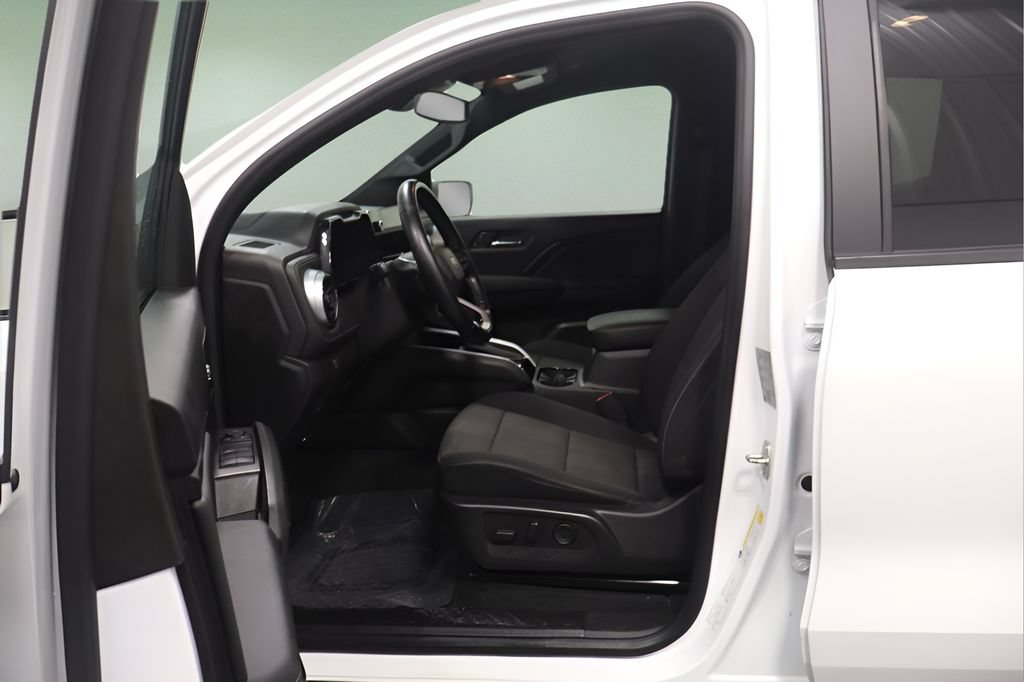 Used 2023 Chevrolet Colorado LT w/ LT Convenience Package II AWD/4WD image 11