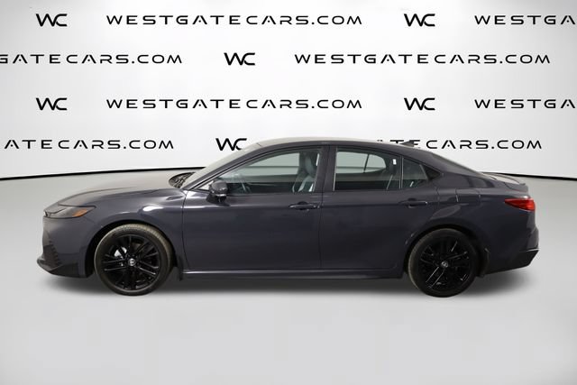 Used 2025 Toyota Camry SE w/ Convenience Package FWD image 5