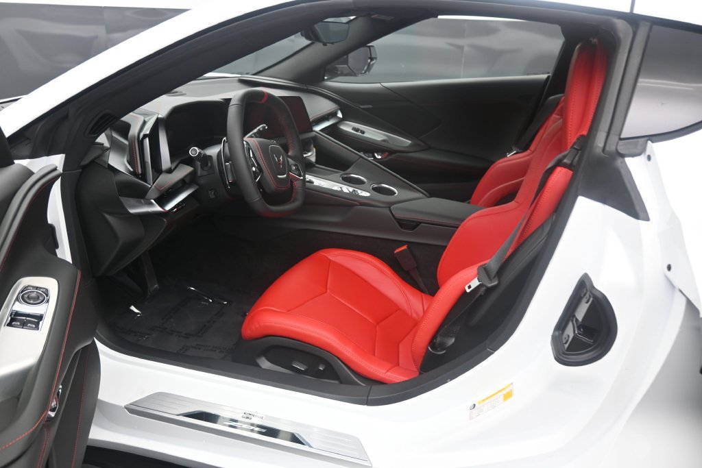 Used 2027 Chevrolet Corvette Z06 RWD image 13