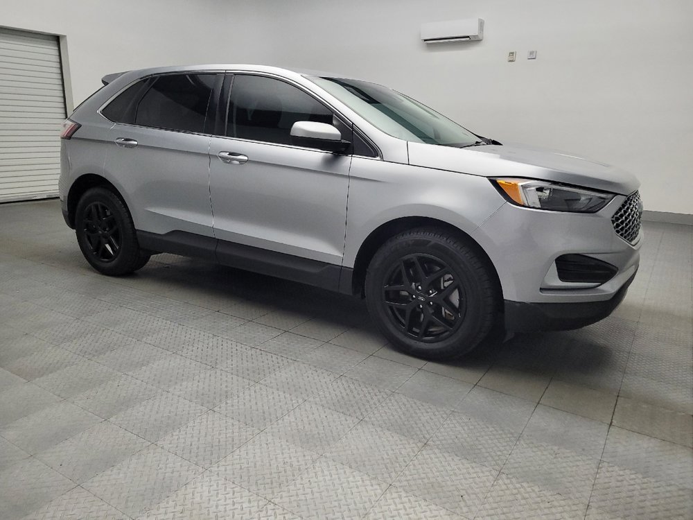 Used 2024 Ford Edge SEL image 11
