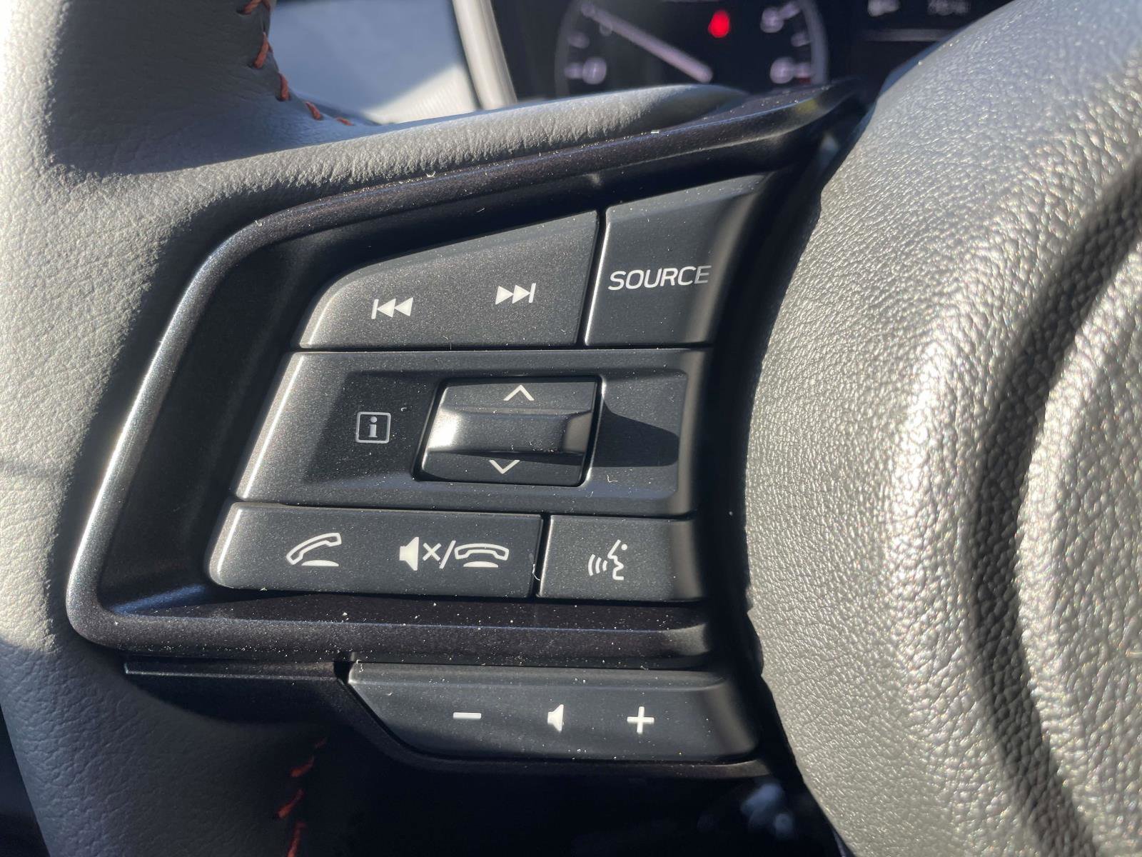 New 2025 Subaru Crosstrek 2.5i Limited w/ Crosstrek Mirror Package image 8