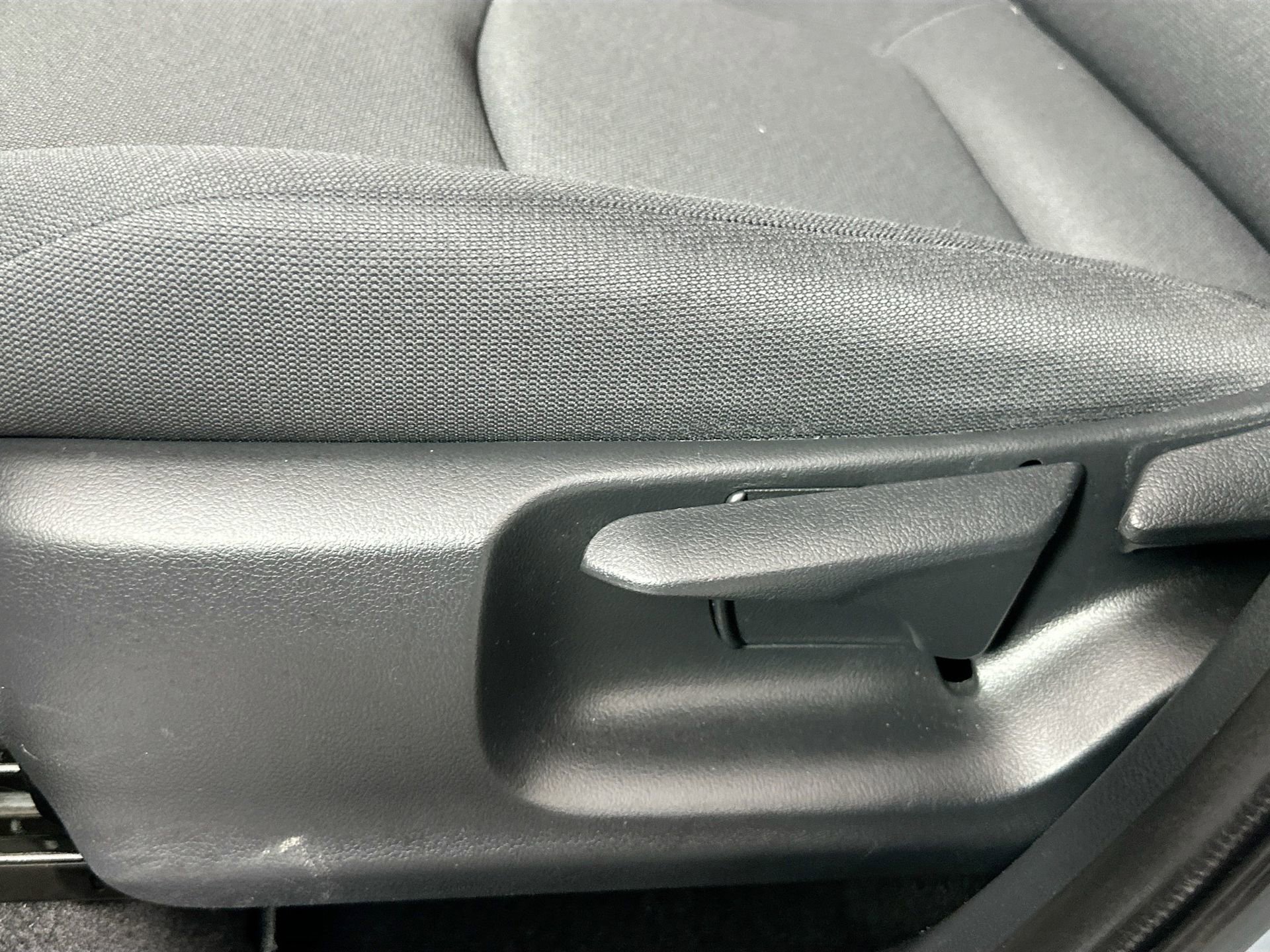 Used 2024 Toyota Corolla Cross LE image 19