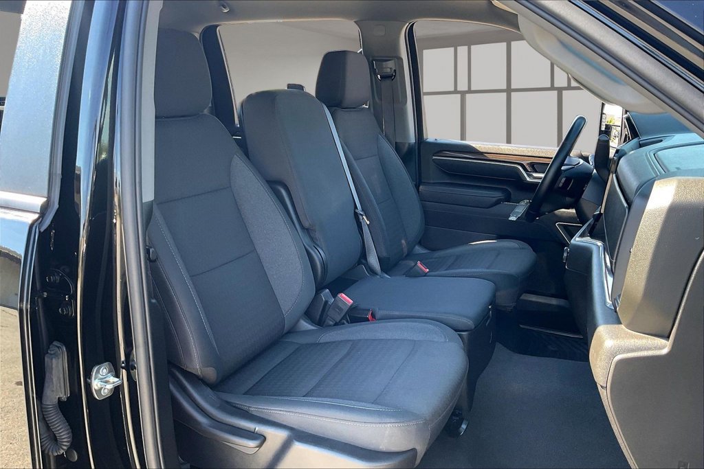 Used 2025 Chevrolet Silverado 2500 LT w/ Convenience Package AWD/4WD image 28