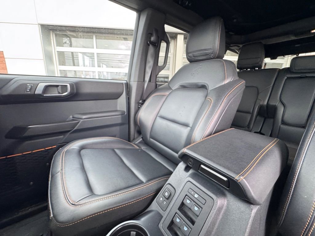 Used 2024 Ford Bronco Badlands image 24