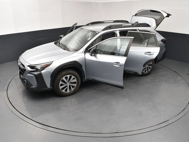 Used 2023 Subaru Outback Premium AWD/4WD image 27