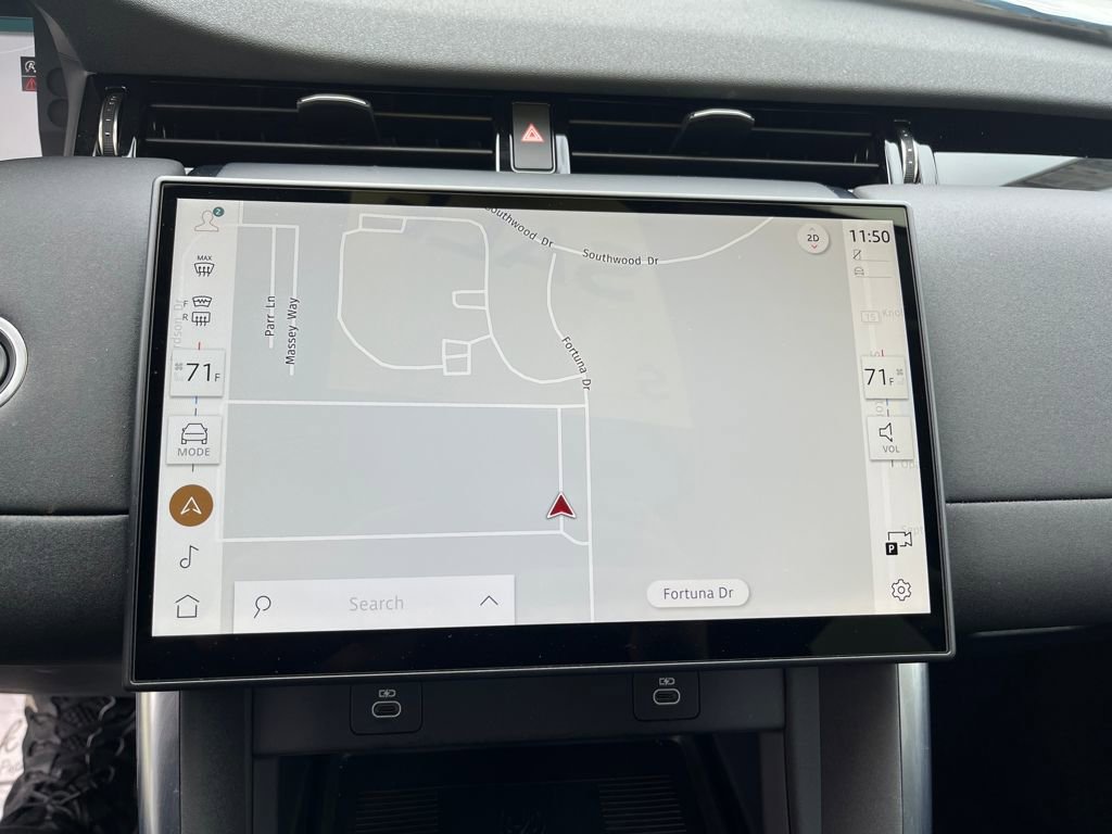 Used 2025 Land Rover Discovery Sport S image 21