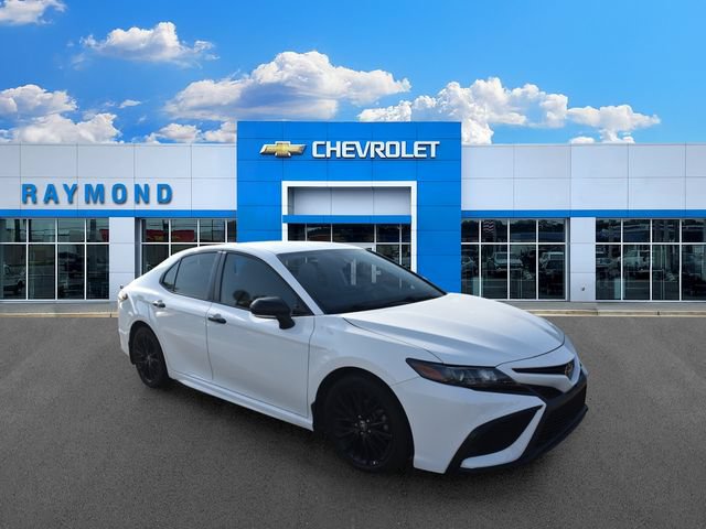 Used 2022 Toyota Camry SE w/ Convenience Package AWD/4WD image 1