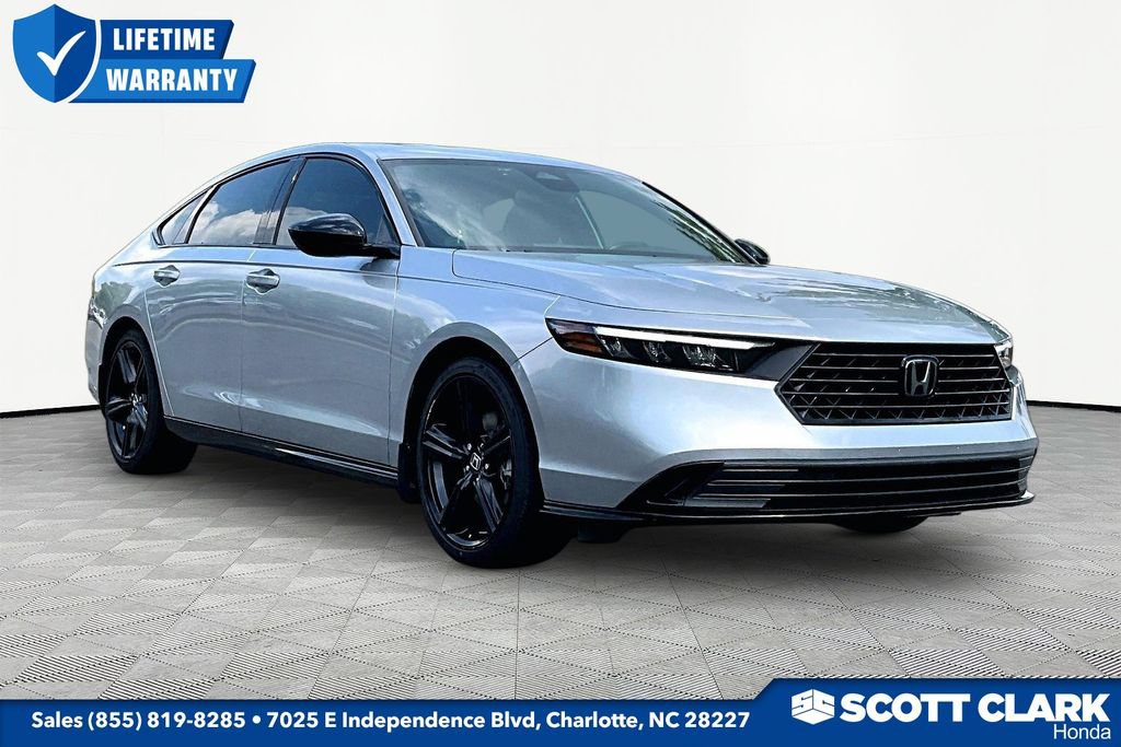 Used 2025 Honda Accord Sport image 1