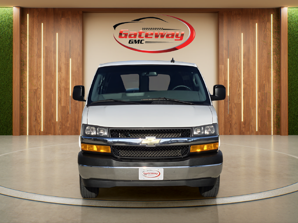 Used 2022 Chevrolet Express 2500 w/ Driver Convenience Package RWD image 2
