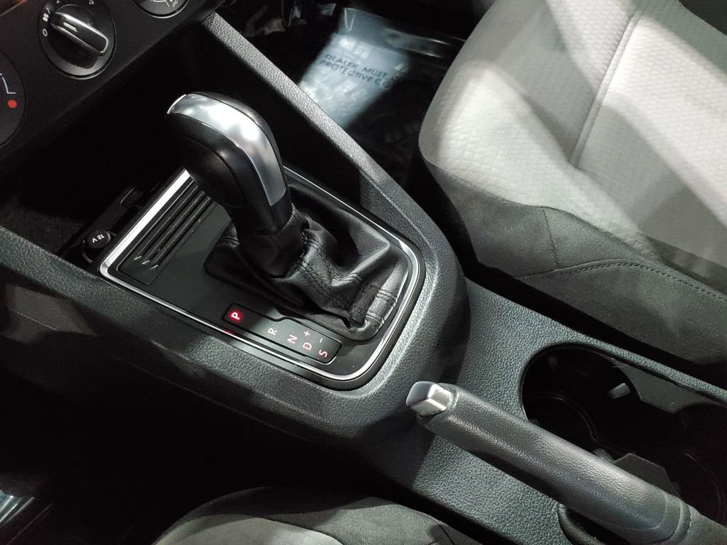 Used 2017 Volkswagen Jetta S image 34