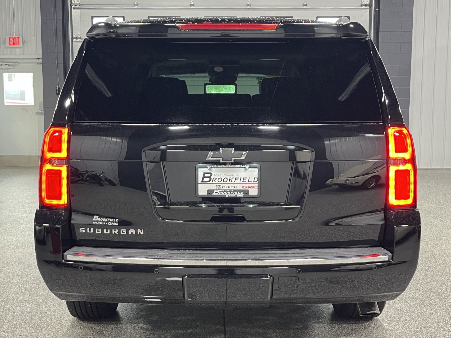 Used 2015 Chevrolet Suburban LTZ AWD/4WD image 4