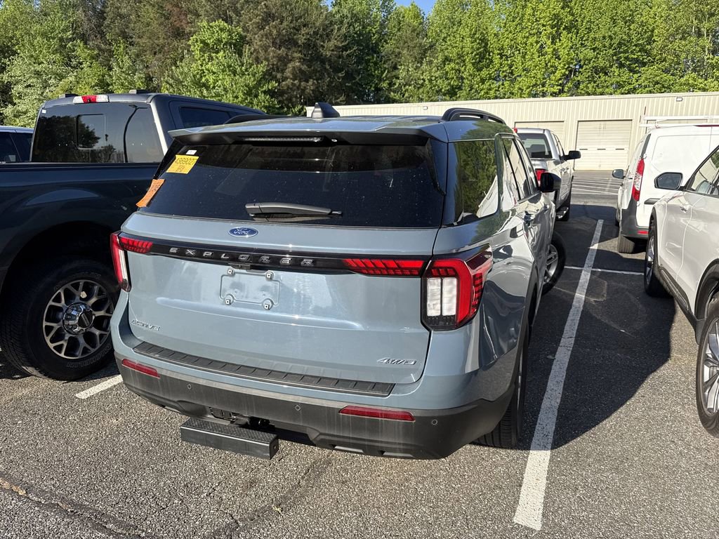 Used 2025 Ford Explorer Active image 15