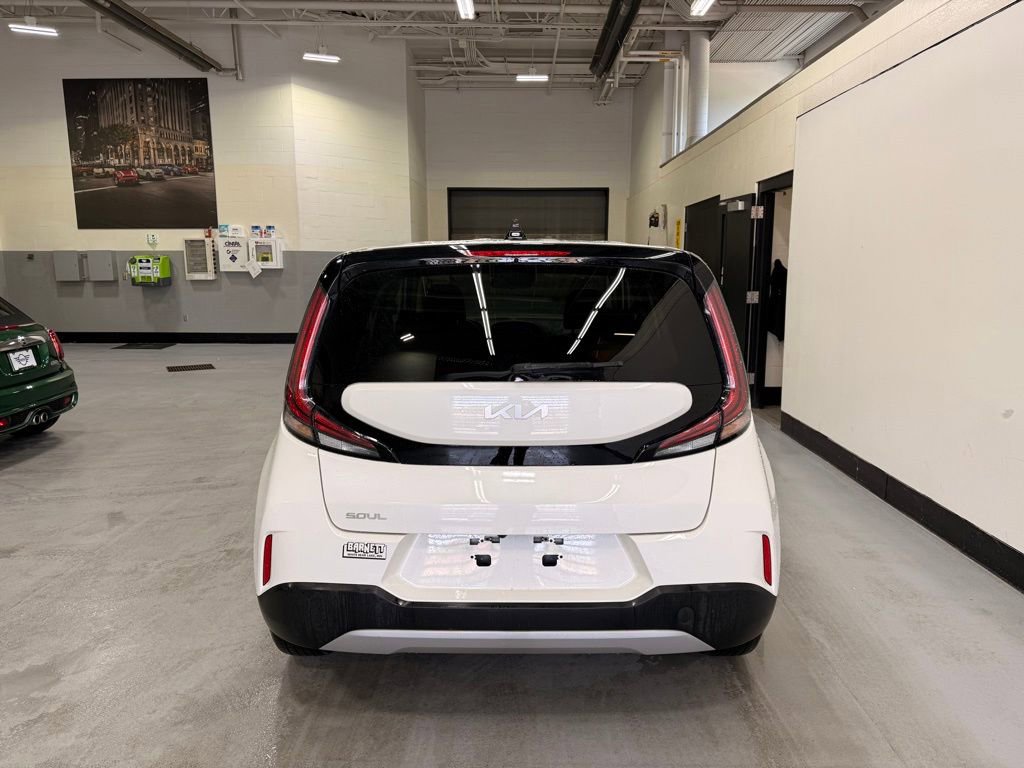 Used 2025 Kia Soul LX w/ LX Technology Package FWD image 6