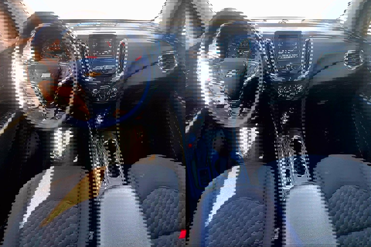 Used 2018 Chevrolet Equinox LT image 12